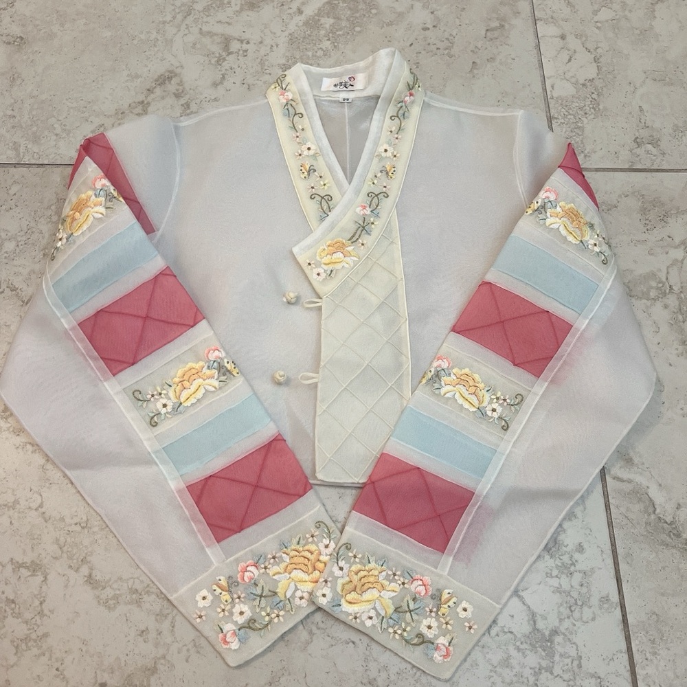 Korean Hanbok - Picture 4 of 8